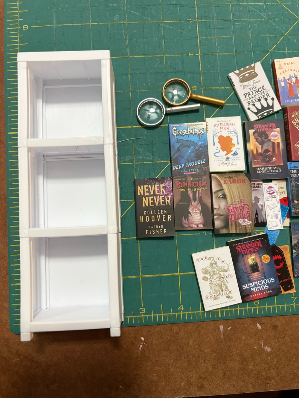 Mini Books Series 1 & 2 Mixed - Picture 3 of 5